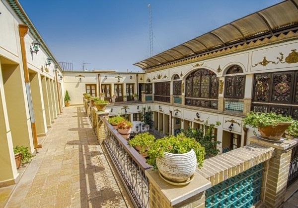 راهروی طبقات هتل طلوع خورشید اصفهان